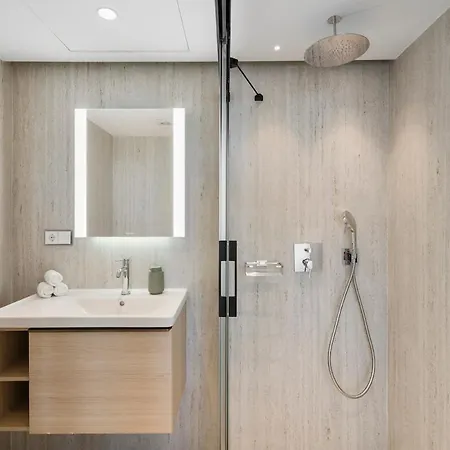 アパート Modern Beachfront 2-bedroom *