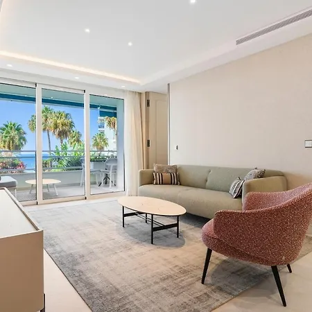 Modern Beachfront 2-bedroom Διαμέρισμα Μαρμπέλλα
