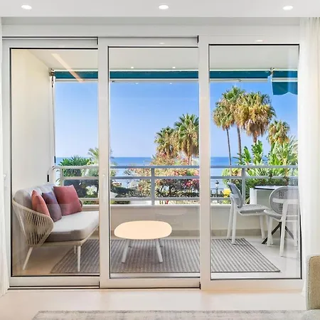Modern Beachfront 2-bedroom