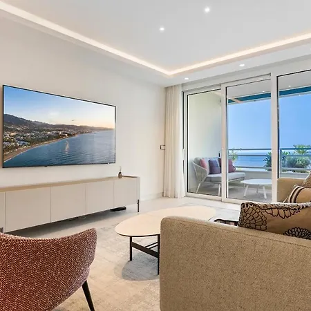 Modern Beachfront 2-bedroom * Marbellac