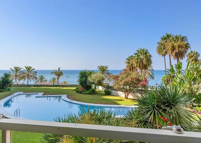 Modern Beachfront 2-bedroom Lägenhet Marbella