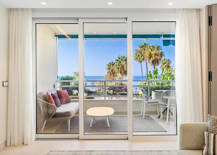 Modern Beachfront 2-bedroom