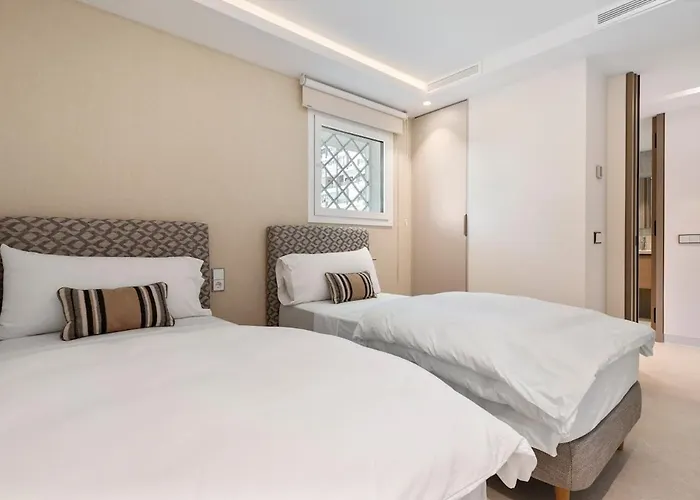 Appartement Modern Beachfront 2-bedroom *