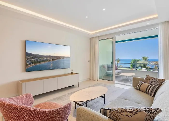 Modern Beachfront 2-bedroom