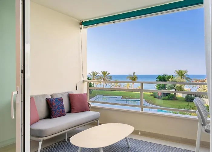 Lägenhet Modern Beachfront 2-bedroom